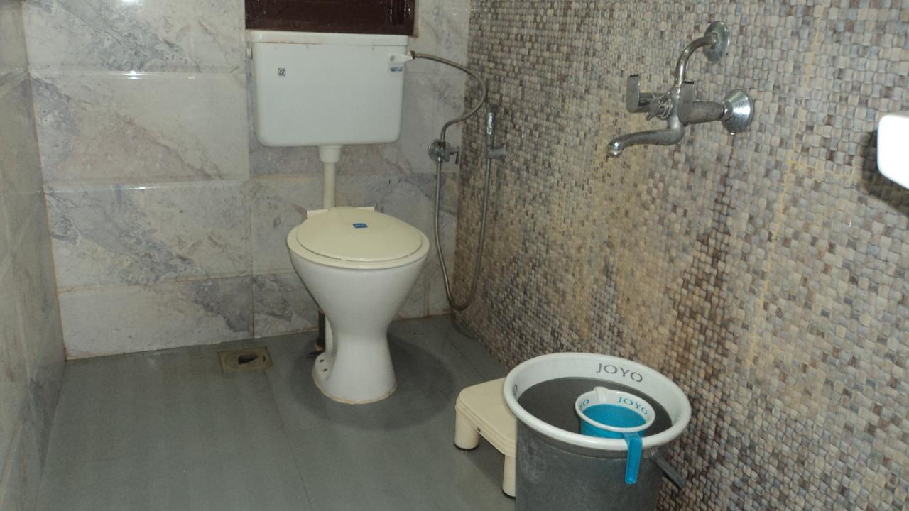 Benazeer Hotel Mumbai Exterior photo